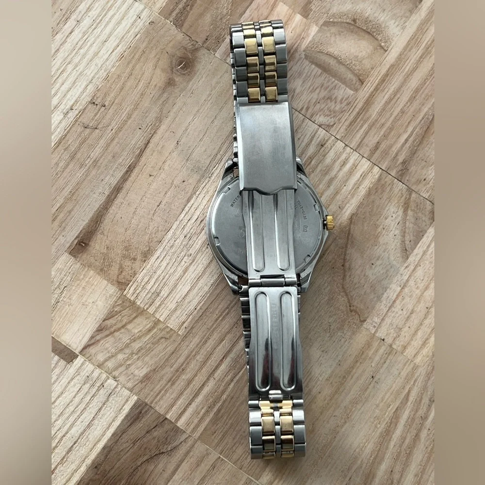 Seiko Men’s Watch Vintage Gray Dial Day Date Windows Two-Tone Stainless Bracelet